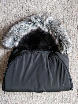 Černý fusak do kočárku včetně rukavic - 6