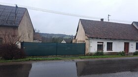 Pozemek s projektovou dokumentací pro stavbu domu se 3 byty - 6