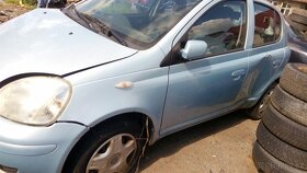 Toyota Yaris 1,0 r.v. 2004 - náhradní díly - 6