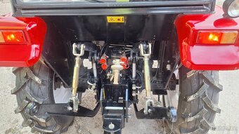 Predám Malotraktor 40hp 4x4 kabina + čelny nakladač - 6