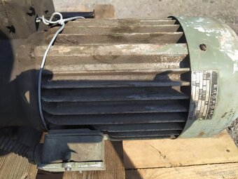 Sloupová vrtačka Morse 3, bulharská, 2,2 kW, 380 V - 6