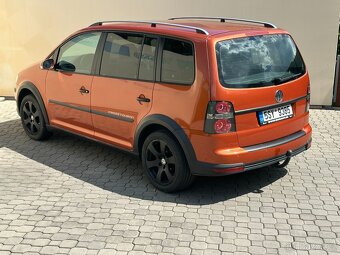 VW TOURAN CROSS 1,9TDi 77kw rok 2007 - 6