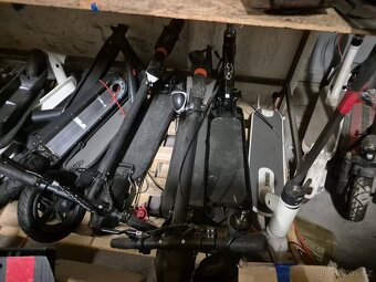 Hromada elektrokoloběžek - 6
