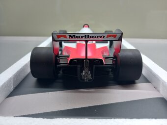 F1 MCLAREN MP4/1C FORD MARLBORO USA WEST GP 1983 LAUDA 1:18 - 6
