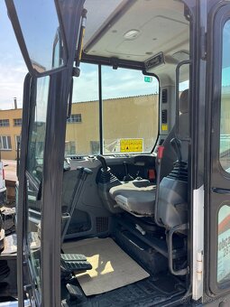 Pásový bagr Bobcat E85 - 6