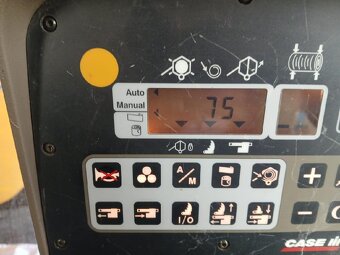 LIS na kulaté balíky CASE RB 454 s řežáním - 6