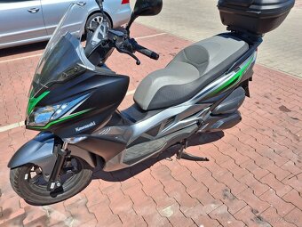 Kawasaki J300 - 6