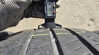 Letní pneu 235/65/16c Michelin - 6
