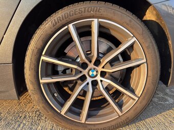 BMW 330xi xDrive Luxury - 6