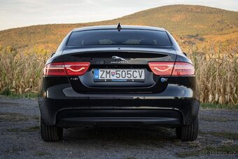 Jaguar XE 2.0 I4D E-Performance AT, 120 kW, A8, 4d., SK auto - 6