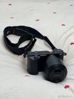 Sony a6000 + objektiv 50mm f/ 1.8 - 6