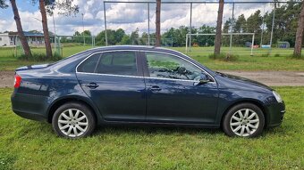 Volkswagen Jetta 2,0 TDI DPF Comfortline - 6