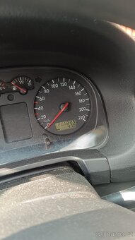 Golf 4  1.4 V - 6