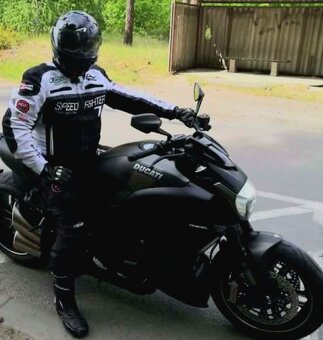 Ducati Diavel Carbon - 6