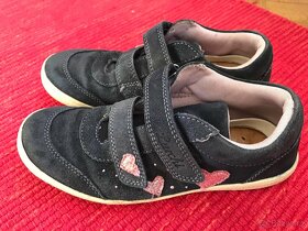 Tenisky, botičky se srdíčkami - 6