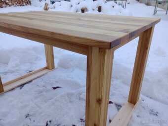 Jídelní stůl masiv akát - 6