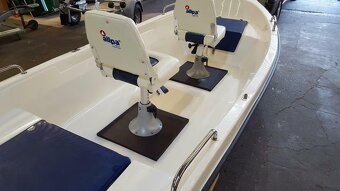 Motorový člun A 400 - 6