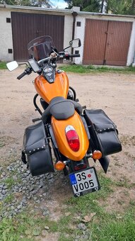 Kawasaki VN 900 Custom - 6