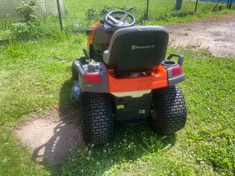Zahradní traktor Husqvarna YTH 184 T - 6