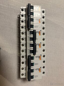 Prodám 7× jistič Merlin Gerin C60N B20 (2P, 20A, B, 6kA) - 6