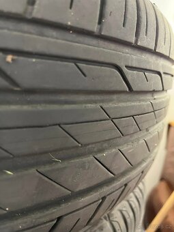 Pneu Bridgestone s plechovými disky - 6