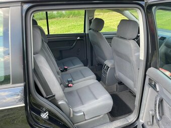 Volkswagen Touran - 6