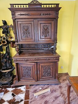 Skříně,komody,skleník,trofeje,paroží. - 6