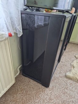 Černá obývací stěna s vitrínou - 6