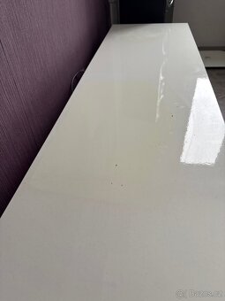 Skříňka pod televizi - 6