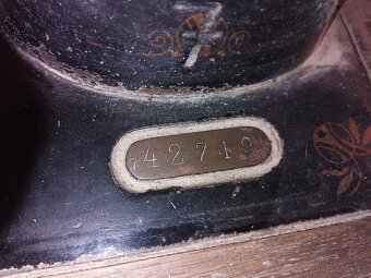 Šicí stroj Lada - 6