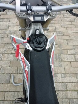 Elektrická motorka Honda CRF - 6