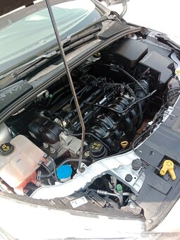 Ford Focus III 1.6 benzín ,atm 77kw - 6