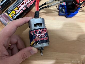 Traxxas EVX-2 + TITAN 775 + batérie 8.4V 3000mah - 6