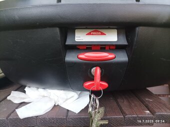 Kufr na motorku + montážní plotna. - 6