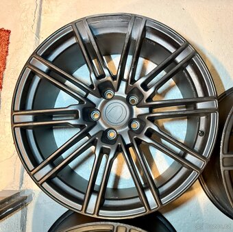 Porsche 21" 4ks alu disky. Porsche GTS Spider - 6