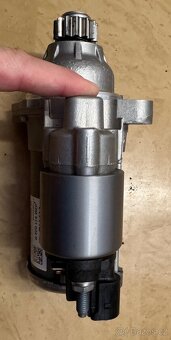 Prodám nový VW-Škoda startér 02M911024R Bosch - 6