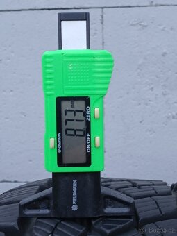 Zánovní zimní pneu Fulda 205/60/17 vzorek 8,5mm - 6