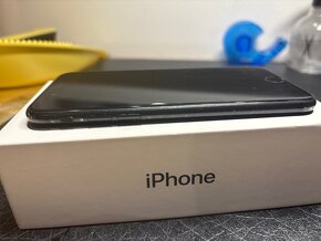 iPhone se 2020 - 6