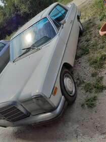 Mercedes Benz W-114 250 C coupé - 6