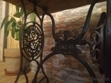 Starozitny stolek - SINGER - Po renovaci. - 6