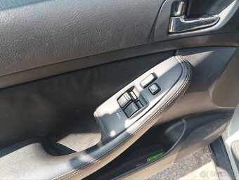 Toyota Avensis 2.0 D - 6