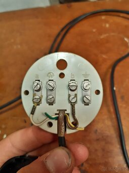 Bakelitový telefon TESLA z roku 1978 - 6