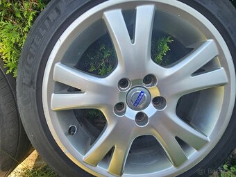Prodám 4 originální alu kola 225/45 R17 na Volvo S60, V70. - 6