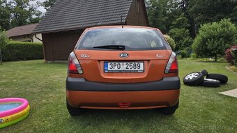 Kia Rio - 6