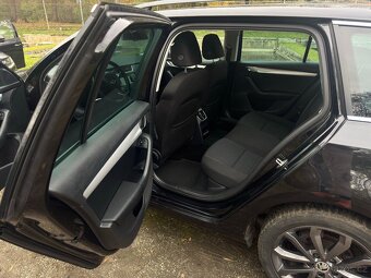 Škoda Octavia 2,0Tdi 110kw DSG Xenony pěkná výbava - 6