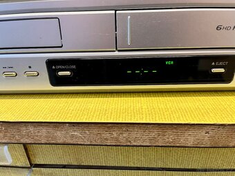 DVD/VHS přehrávač LG - 6