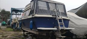 Kajutová laminátová loď s Flybridge - hausboat Tdiesel 91 kW - 6