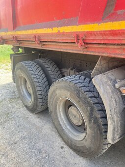 Iveco Trakker 8x4 třistranný sklápěč - 6