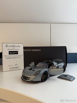 Hennessey Venom GT Autoart Signature 1:18 - 6