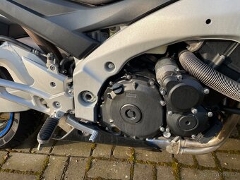 Suzuki GSR 600 - 6